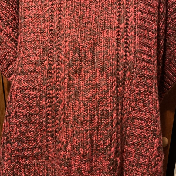 American Eagle Cape Sweater / Poncho - Picture 14 of 16